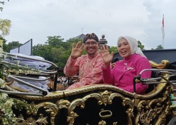 Berbusana Ala Jogja, Bupati Faiz Wacanakan Batang Kembali ke Era Mataraman