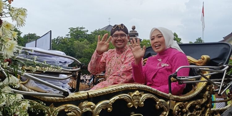 Berbusana Ala Jogja, Bupati Faiz Wacanakan Batang Kembali ke Era Mataraman