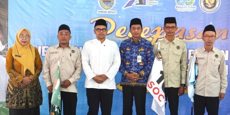 Bupati Batang Lepas 951 Jemaah Haji 2026, Usia Tertua 86 dan Termuda 17 Tahun