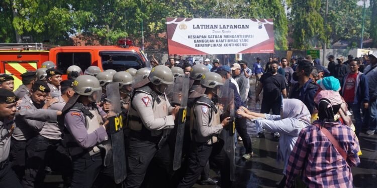 Polres Batang Gelar Latihan Pengamanan, Antisipasi Gangguan Kamtibmas Jelang May Day