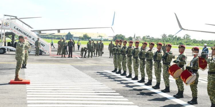 Pangdam IV/Diponegoro Dampingi Menhan dan Panglima TNI Tinjau Latihan Operasi Laut Gabungan 2026
