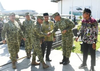 Pangdam IV/Diponegoro Dampingi Menhan dan Panglima TNI Tinjau Latihan Operasi Laut Gabungan 2026