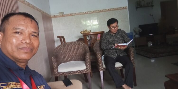 Kisah Inspiratif Mualaf Prof. Dr. Menachem Ali: Transformasi Intelektual dari Filolog Menuju Pendakwah Islam Yang Moderat Dan Revisionis