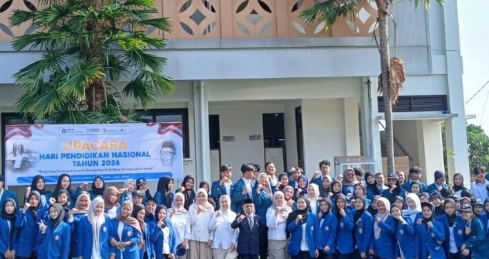 Rayakan Hardiknas, Undip Batang Sematkan Gelar Dosen dan Mahasiswa Favorit 