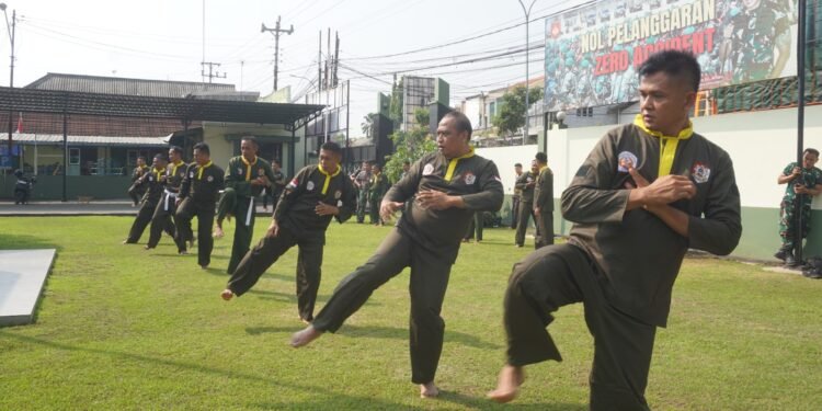 Untuk Meningkatkan Kemampuan Prajurit,Kodim 0736/Batang Melaksanakan Latihan Pencak Silat Militer