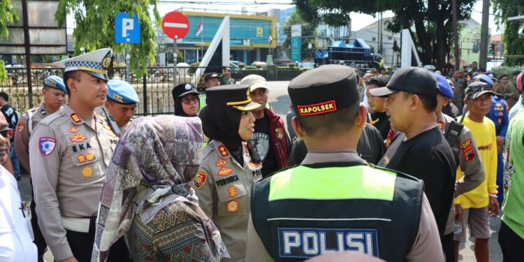Polres Batang Kawal Aksi Nelayan, Berlangsung Tertib dan Kondusif