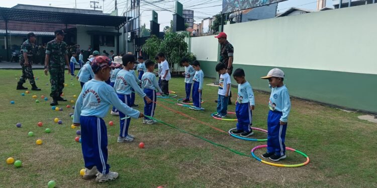 TK Sejahtera Kunjungi Kodim 0736/Batang Tanamakan Cinta Tanah Air Sejak Dini