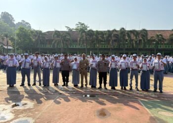 Cegah Tawuran dan Hoax, Kepolisian Batang Berikan Edukasi Kamtibmas di Tengah Penyerahan Juara Lomba Video.