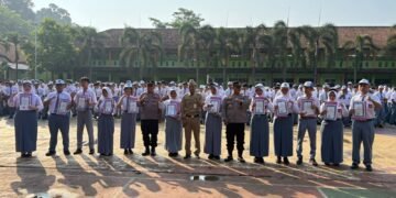 Cegah Tawuran dan Hoax, Kepolisian Batang Berikan Edukasi Kamtibmas di Tengah Penyerahan Juara Lomba Video.
