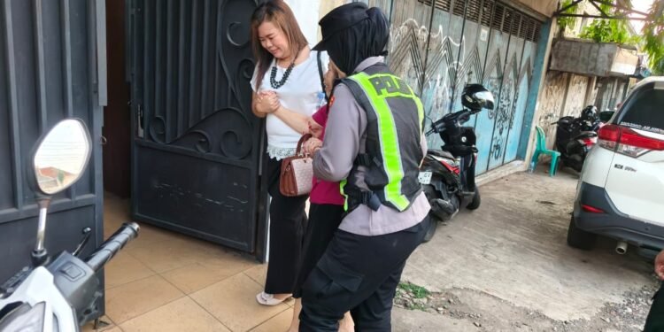 Polri Hadir Jaga Keamanan Ibadah Umat Kristiani di Kabupaten Batang 