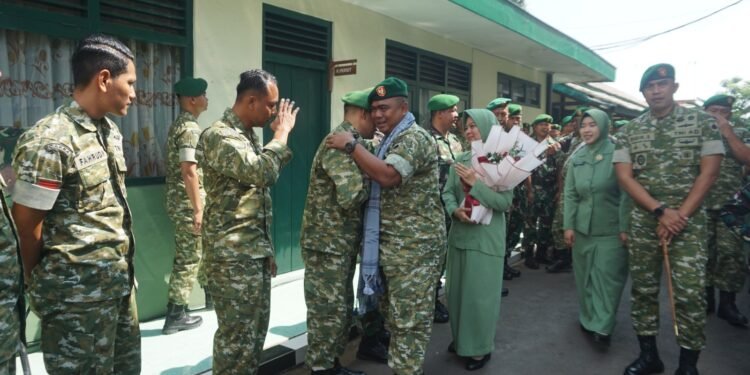 Dandim Batang Resmi Berganti, Suasana Haru Warnai Pamitan Letkol Inf Andhika Baroto di Hadapan Prajurit dan Persit