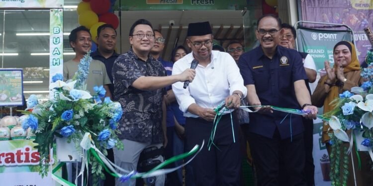 Bupati Batang Resmikan Indomaret Fresh, Produk UMKM Lokal Kini Masuk Gerai Modern