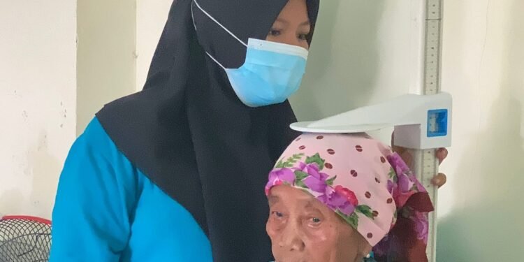 PLTU Batang dan Dinkes Gelar CKG untuk Warga 