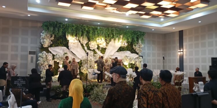 Sakralnya Cinta dalam Ikatan Pernikahan Ajeng & Feral