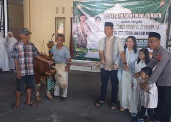 Semangat Iduladha, Polres Pekalongan Kota Berbagi Hewan Kurban kepada YBPI dan 15 Lembaga Sosial