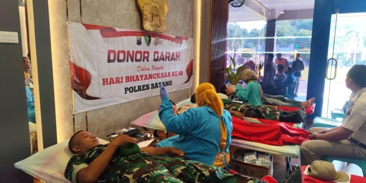Aksi Kemanusiaan Polres Batang di Hari Bhayangkara ke-80, 103 Pendonor Sumbangkan Darahnya