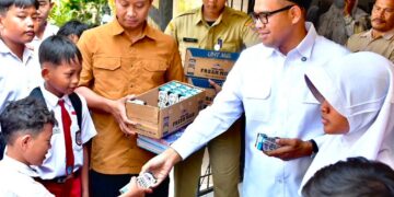 Pemkab Batang Siapkan Seragam Gratis untuk Seluruh Siswa Baru SD dan SMP