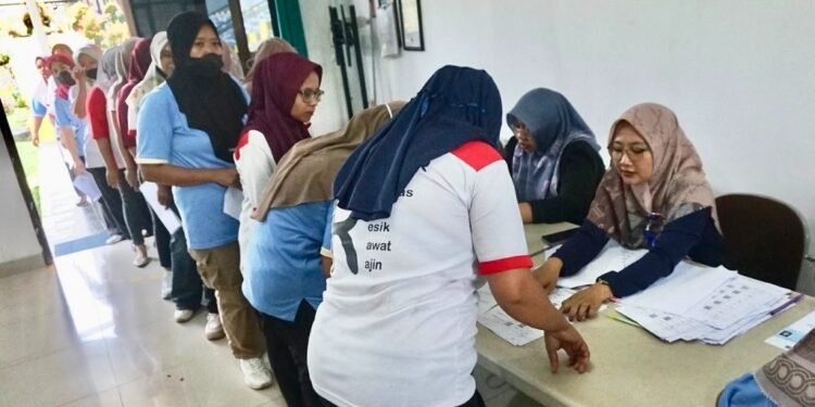 1.926 Warga Batang Terima BLT DBHCHT, Dinsos Pastikan Bantuan Tepat Sasaran