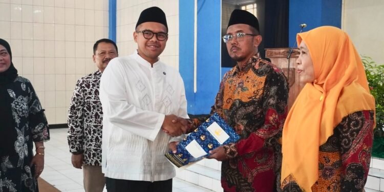 Bupati Batang Apresiasi Pengabdian 330 Anggota KORPRI Purna Tugas