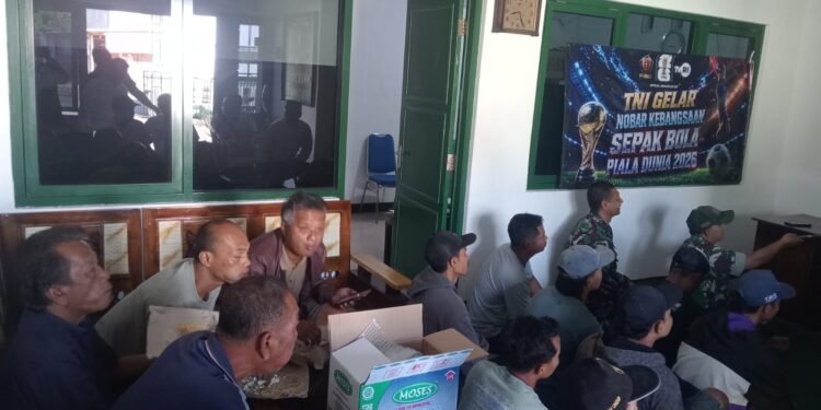 Masyarakat Antusias Nobar Piala Dunia Di Koramil 05/Reban