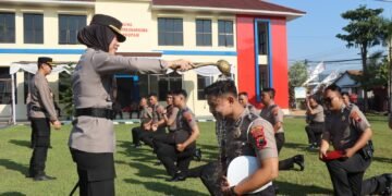 40 Personel Polres Batang Naik Pangkat, Kapolres AKBP Veronica: Tingkatkan Profesionalisme Jelang Hari Bhayangkara ke-80