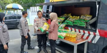 Sambut Hari Bhayangkara ke-80, Polres Batang Bagikan 1 Ton Beras SPHP dan Sembako Gratis untuk Warga
