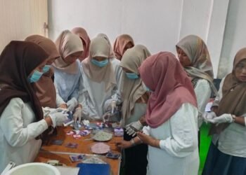 KUPS Perempuan Batang Tingkatkan Nilai Pengolahan Bunga Telang dan Rosella