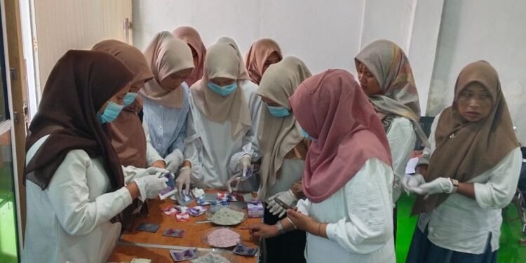 KUPS Perempuan Batang Tingkatkan Nilai Pengolahan Bunga Telang dan Rosella