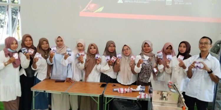 KUPS Perempuan Batang Tingkatkan Nilai Pengolahan Bunga Telang dan Rosella