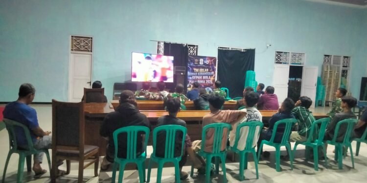 Jajaran Kodim 0736/Batang Gelar Nobar Babak Perempat Final Piala Dunia 2026 Bersama Masyarakat