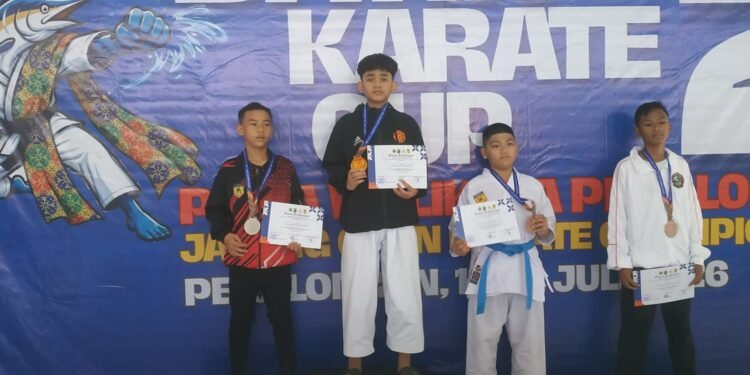 Borong 35 Medali, Tim Karate Bhayangkara Polres Batang Sabet Juara Umum 2 di Piala Walikota Pekalongan