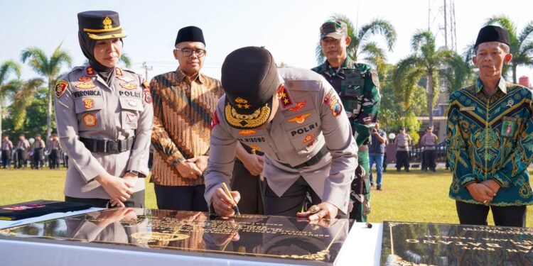 Kapolda Jateng Resmikan Polresta Batang, Siap Jawab Tantangan Kawasan Industri