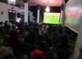 Seru!!! TNI dan Warga Nobar Laga Semi Final Piala Dunia Argentina versus Ingris