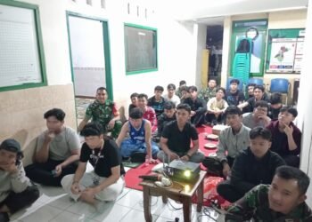 Nobar Piala Dunia, Anggota Koramil 06/Tersono Ajak Warga Berpartisipasi