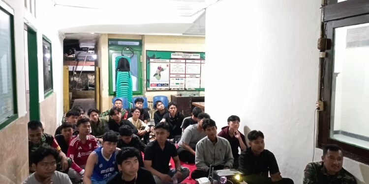 Nobar Piala Dunia, Anggota Koramil 06/Tersono Ajak Warga Berpartisipasi