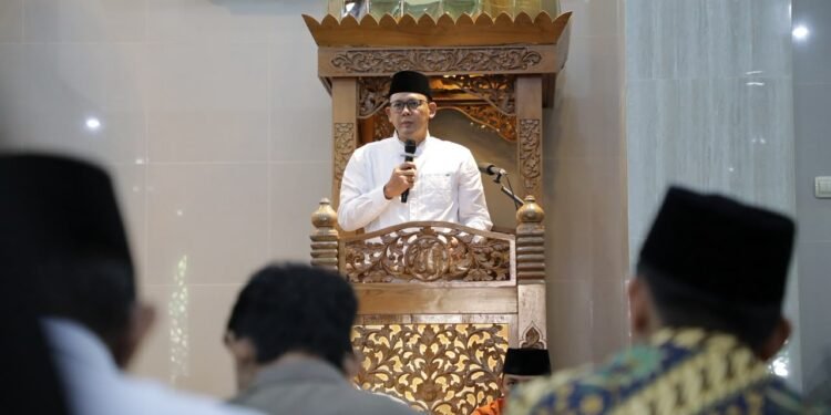 Hadiri Safari Jum’at, Wabup Danang Tekankan Pentingnya Silaturahmi dan Kebersamaan