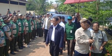 Menyisir Kebun Bibit Batang, Mentan Amran Bawa Misi Bagi-Bagi Bibit Gratis 