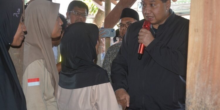 Tinjau Bedah Rumah, Menteri Maruarar Sirait Pastikan Renovasi Tepat Sasaran