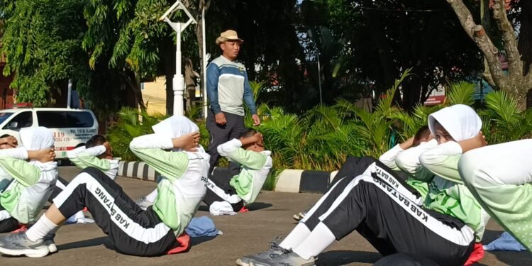 Serka Mohammad Ramli Latih Fisik dan Kedisiplinan Para Calon Paskibra