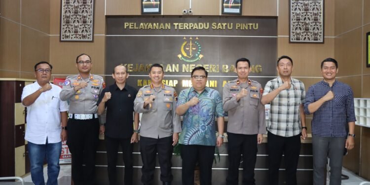 Hari Pertama Bertugas, Kapolresta Batang Kombes Pol Warsono Sowan ke Bupati dan Kejari Perkuat Sinergi Keamanan serta Investasi