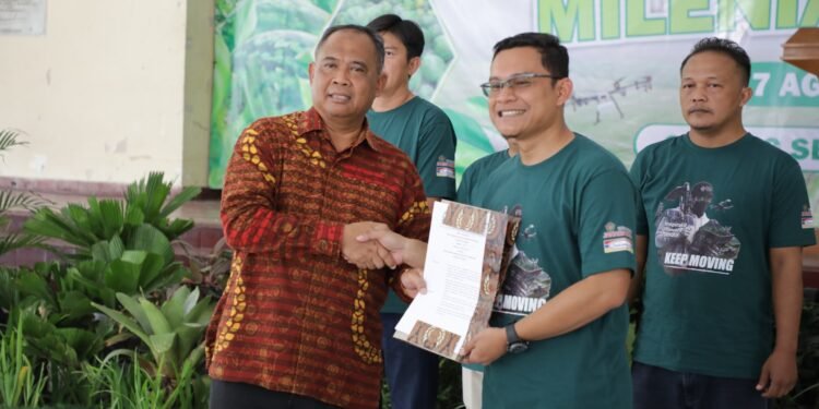 Kukuhkan Pengurus Petani Milenial Sleman, Bupati Dorong Regenerasi dan Pertanian Modern Berbasis Teknologi