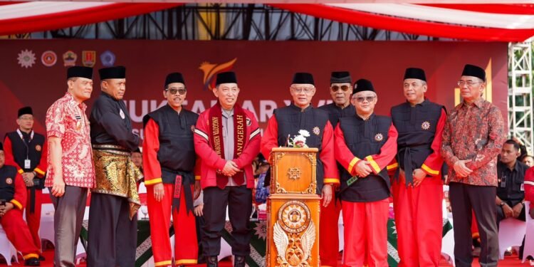 Dianugerahi Anggota Kehormatan Tapak Suci, Kapolri Ajak Perkuat Sinergi Jaga Generasi Muda dan Negeri