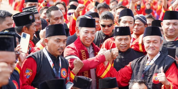 Dianugerahi Anggota Kehormatan Tapak Suci, Kapolri Ajak Perkuat Sinergi Jaga Generasi Muda dan Negeri