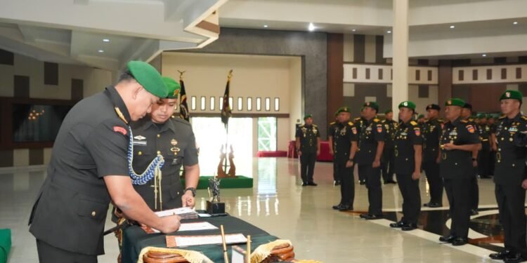 Amanah Berganti, Pengabdian Berlanjut, Pangdam IV/Diponegoro Pimpin Sertijab sejumlah Pejabat Kodam IV/Diponegoro