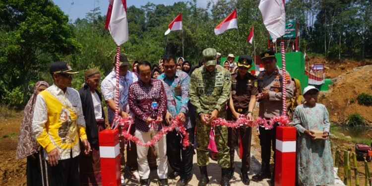 Impian Warga Desa Tambahrejo Akhirnya Terwujud, Jembatan Perintis Garuda Diresmikan