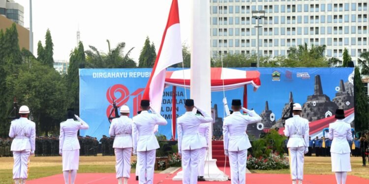 Pangdam IV/Diponegoro Hadiri Upacara HUT ke-81 RI, Semangat Kemerdekaan Menggema di Simpang Lima