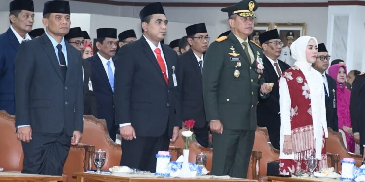 Pangdam IV/Diponegoro Hadiri Upacara HUT ke-81 RI, Semangat Kemerdekaan Menggema di Simpang Lima