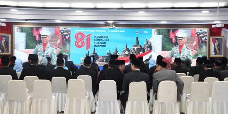 Pangdam IV/Diponegoro Hadiri Upacara HUT ke-81 RI, Semangat Kemerdekaan Menggema di Simpang Lima