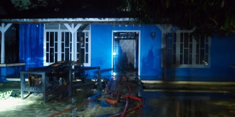 Ditinggal Nonton Karnaval, Rumah Warga Pungangan Batang Ludes Terbakar