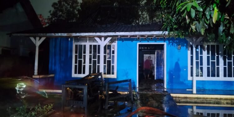 Ditinggal Nonton Karnaval, Rumah Warga Pungangan Batang Ludes Terbakar